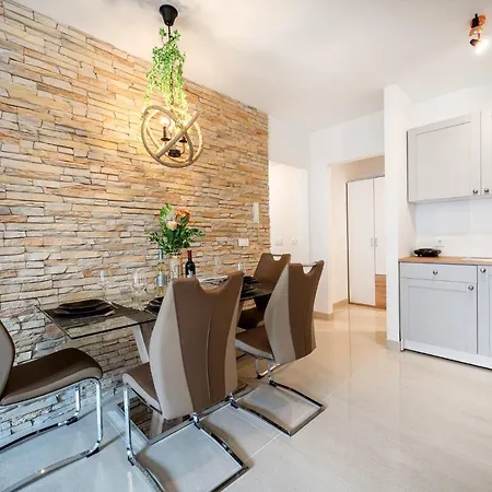 Luxury And Modern On The Main Σπλιτ