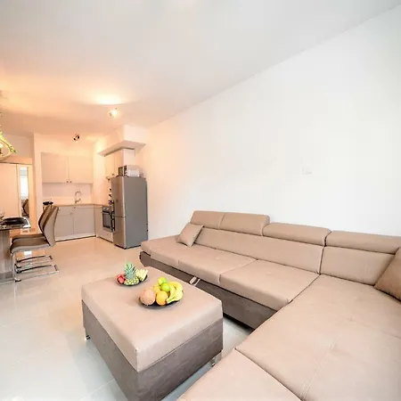 Luxury And Modern On The Main Daire *